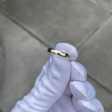 Load image into Gallery viewer, Flush Diamond Band // 9k gold