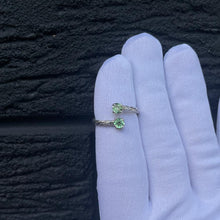 Load image into Gallery viewer, Emerald - Twisted Ring