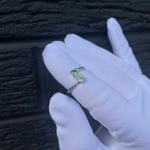 Load image into Gallery viewer, Emerald - Twisted Ring