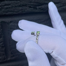 Load image into Gallery viewer, Emerald - Twisted Ring