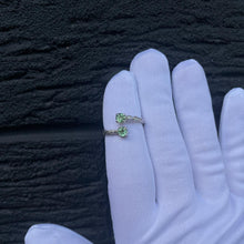 Load image into Gallery viewer, Emerald - Twisted Ring