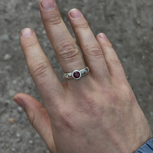 Load image into Gallery viewer, Collectors Ring 001 - Ruby
