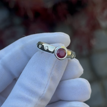 Load image into Gallery viewer, Collectors Ring 001 - Ruby