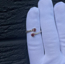 Load image into Gallery viewer, Garnet - Twisted ring