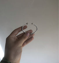 Load image into Gallery viewer, Ball Ended Torque Bangle