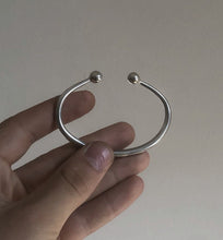 Load image into Gallery viewer, Ball Ended Torque Bangle