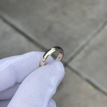 Load image into Gallery viewer, Flush Diamond Band // 9k gold
