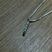 Load image into Gallery viewer, Emerald - 5 stone pendant
