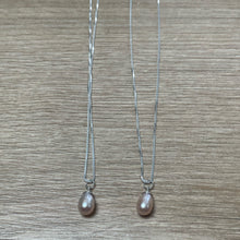 Load image into Gallery viewer, Pink Pearl drop necklace
